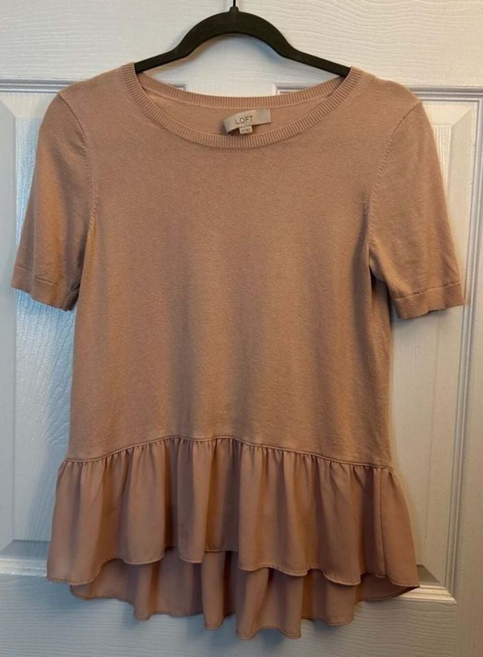 LOFT Short Sleeve Knit Top with Ruffle Hem Size XS